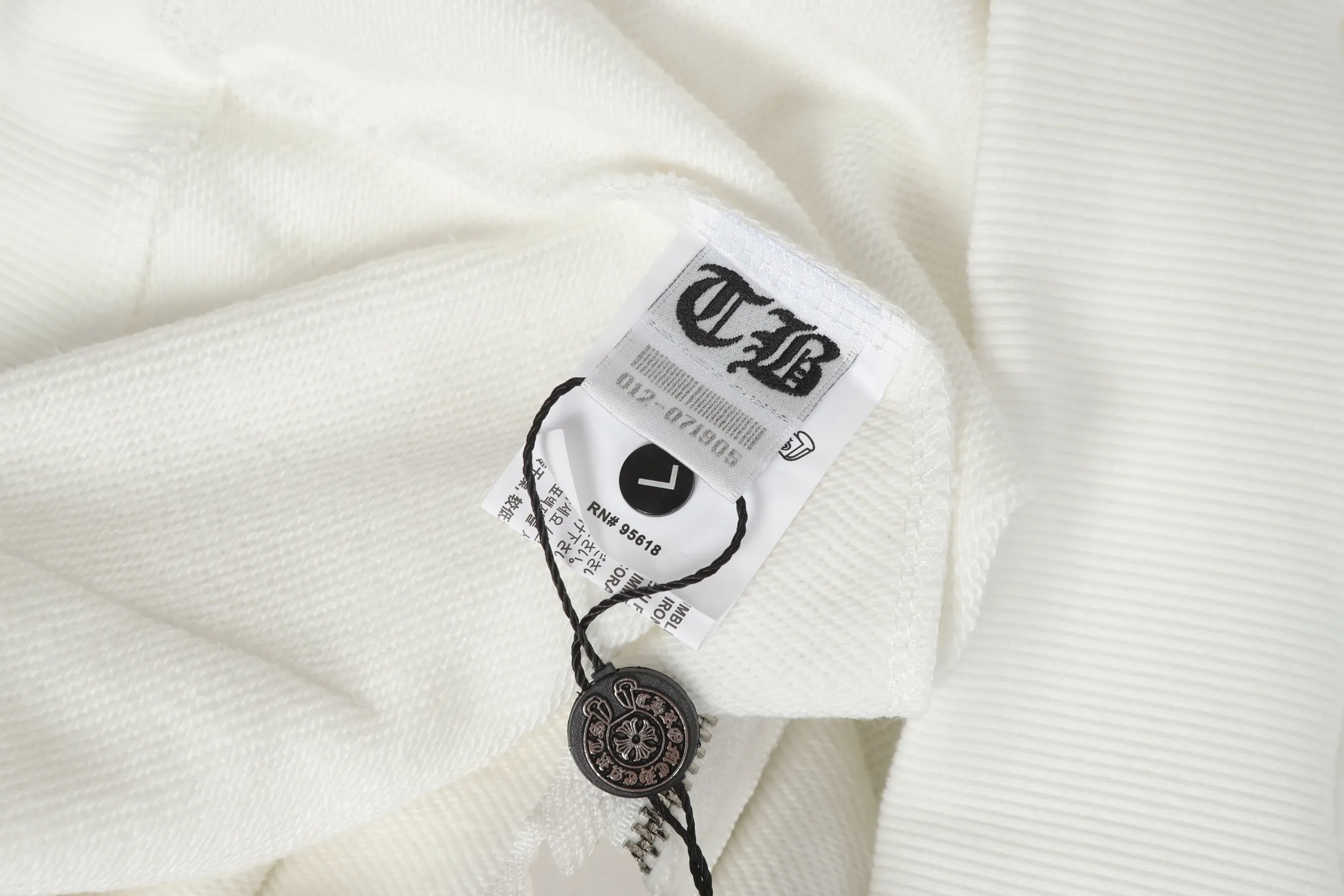 P250 cross-border model, please do not place an order if you are pursuing quality -Chrome Hearts/Chrome Hearts Sanskrit ghost print zipper sweatshirt cardigan jacket -High weight, high density and high quality. The wool is soft, delicate and skin-friendly. Soft and silky to the touch. Excellent warmth and skin-friendly properties. LXL